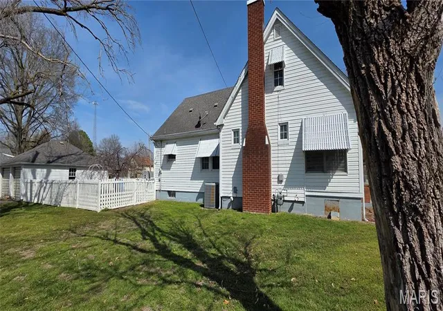 Photo 3 of Single family home for sale at 901 E Main St, Steeleville, IL 62288 | MLS# MIS26016503 | Listing updated on 2026-08-30