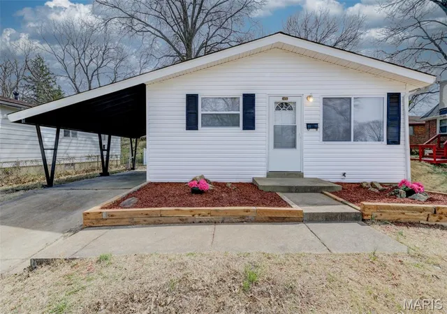 Homes for sale in St Louis, MO | 3406 Saint Thomas More Pl, St Louis, MO 63121 | MLS# MIS26016517