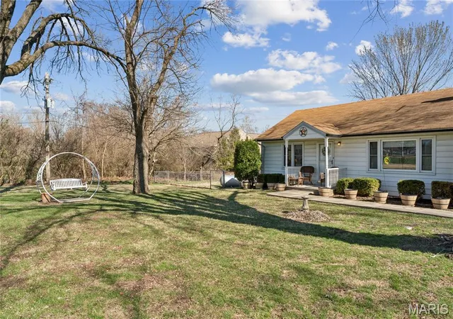 4th image of 2275 Charbonier Rd, Florissant, MO 63031 | MLS# MIS26016592