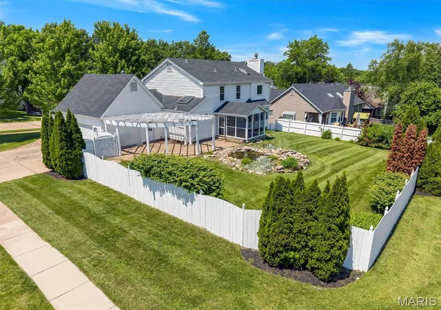 Photo 2 of Single family home for sale at 2100 Seven Oaks Dr, Saint Charles, MO 63303 | MLS# MIS26016612 | Listing updated on 2026-09-28