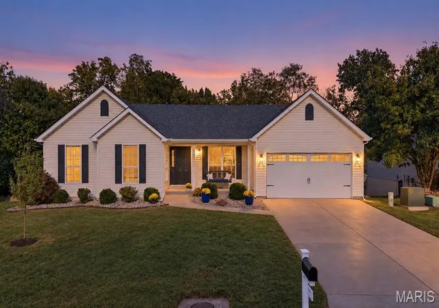Photo 1 of Single family home for sale at 2707 Post Meadows Dr, O Fallon, MO 63368 | MLS# MIS26016671 | Listing updated on 2026-10-08
