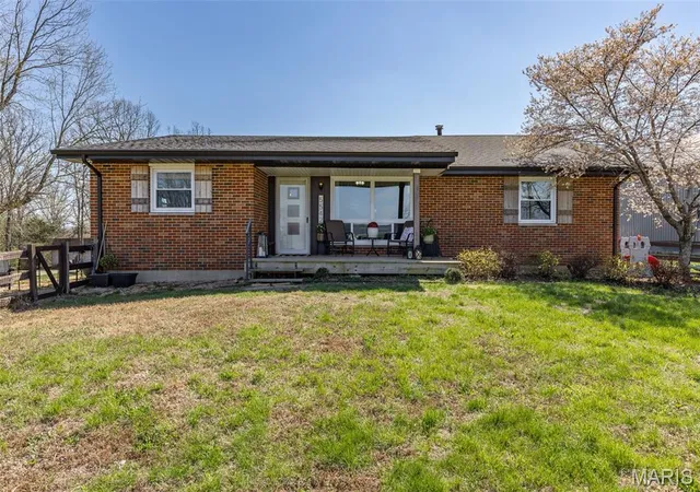 Homes for sale in De Soto, MO | 5542 State Road H, De Soto, MO 63020 | MLS# MIS26016835