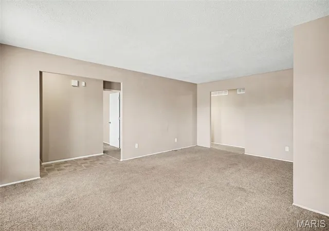 4th image of 4393 Caracalla Dr, Florissant, MO 63033 | MLS# MIS26016944