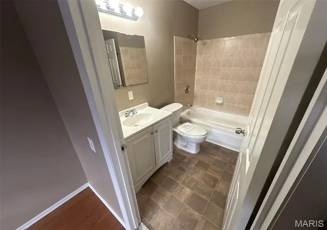 4th image of 2015 Derhake Rd, Florissant, MO 63033 | MLS# MIS26016979