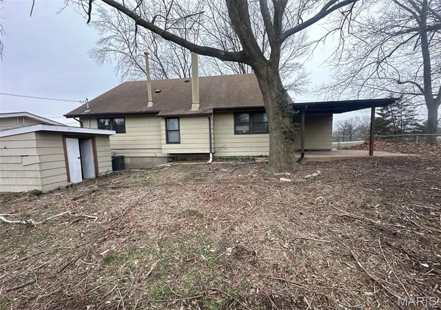 5th image of 2015 Derhake Rd, Florissant, MO 63033 | MLS# MIS26016979