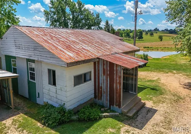 Homes for sale in Steelville, MO | 108 Seven Cedars Rd, Steelville, MO 65565 | MLS# MIS26017059