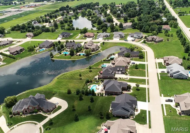 Homes for sale in Edwardsville, IL | 3507 S Arbor Lake Dr, Edwardsville, IL 62025 | MLS# MIS26017075
