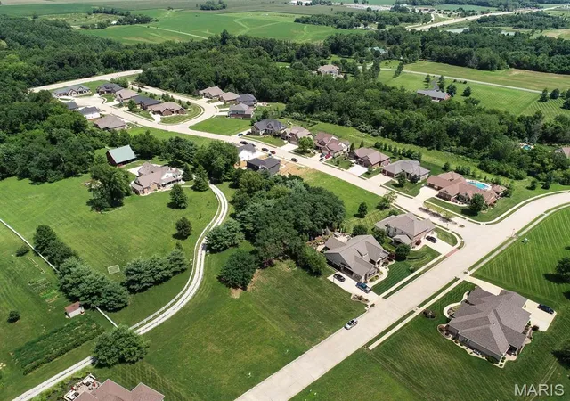 Homes for sale in Edwardsville, IL | 3507 S Arbor Lake Dr, Edwardsville, IL 62025 | MLS# MIS26017075