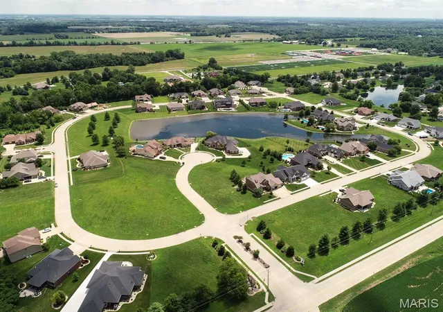 Homes for sale in Edwardsville, IL | 3507 S Arbor Lake Dr, Edwardsville, IL 62025 | MLS# MIS26017075