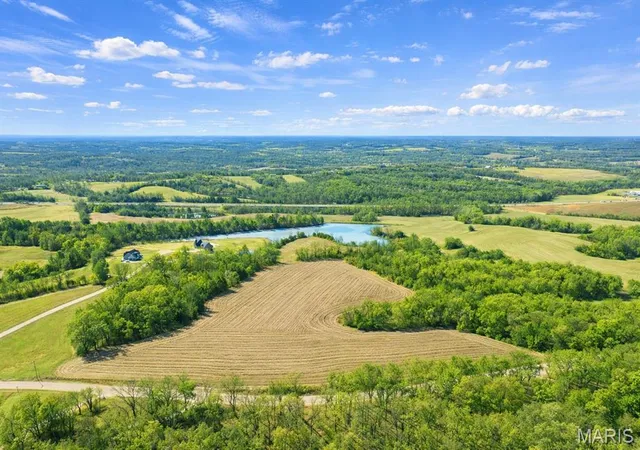Photo 3 of Sale Pending at 5 Old Hwy 100, Washington, MO 63090 | MLS# MIS26017097 | Listing updated on 2026-08-19