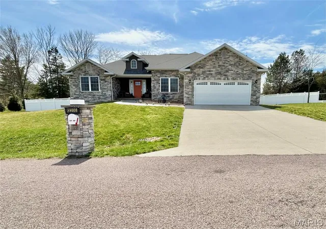 Homes for sale in Rolla, MO | 12200 Country Oaks Dr, Rolla, MO 65401 | MLS# MIS26017269
