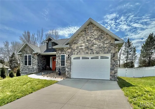 Homes for sale in Rolla, MO | 12200 Country Oaks Dr, Rolla, MO 65401 | MLS# MIS26017269