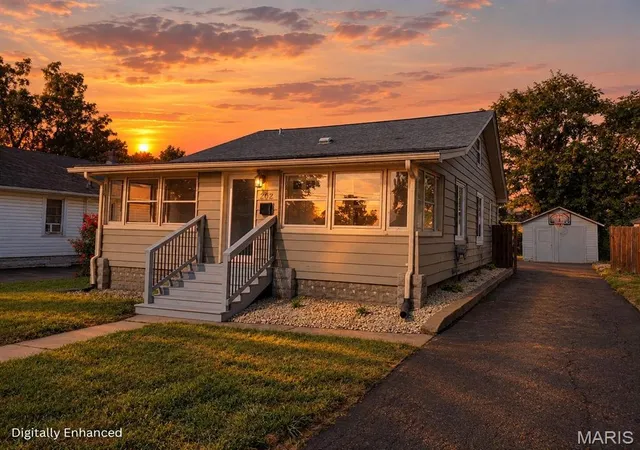 Photo 1 of Single family home for sale at 202 Wisconsin Ave, Alton, IL 62002 | MLS# MIS26017304 | Listing updated on 2026-10-01