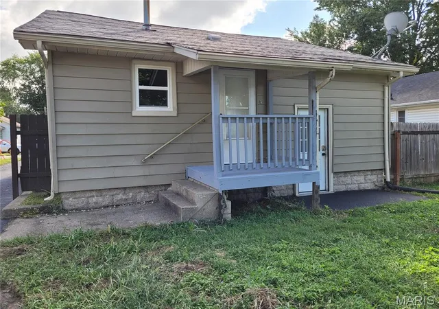 Homes for sale in Alton, IL | 202 Wisconsin Ave, Alton, IL 62002 | MLS# MIS26017304