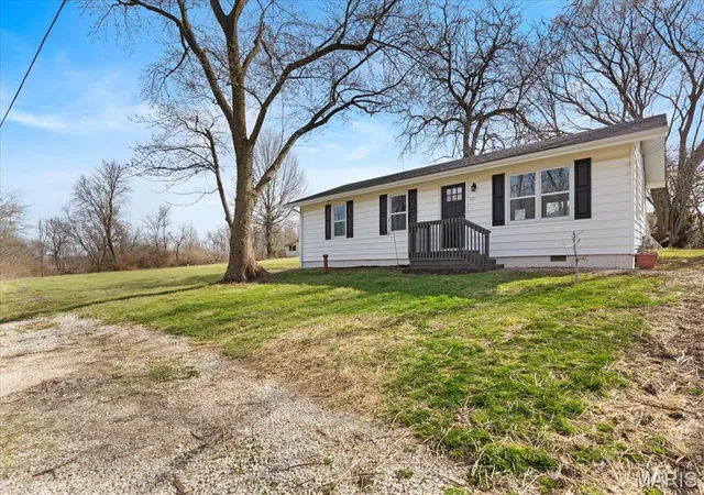 Homes for sale in Bowling Green, MO | 413 N 8Th St, Bowling Green, MO 63334 | MLS# MIS26017361