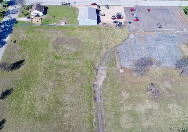 Photo 5 of Land for sale at 412 E Madison Ave, Owensville, MO 65066 | MLS# MIS26017406 | Listing updated on 2026-03-26