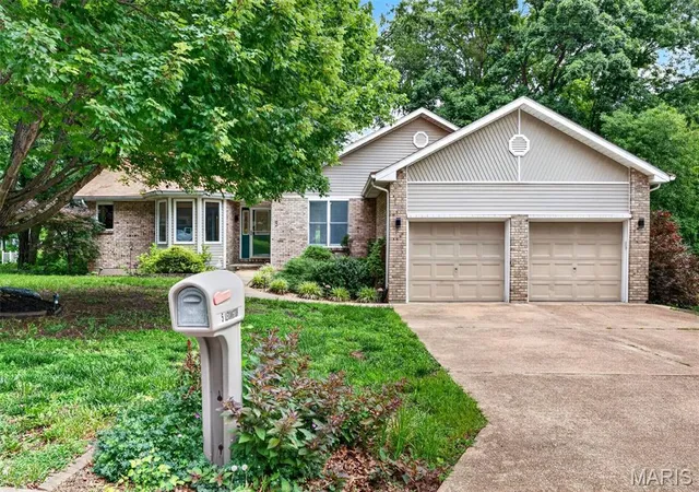 Homes for sale in Washington, MO | 5 Lexington Ln, Washington, MO 63090 | MLS# MIS26017489