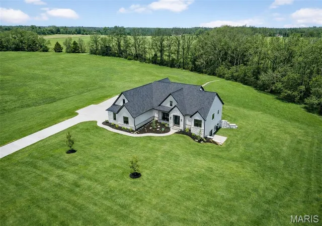 Homes for sale in Foristell, MO | 129 Spoonbill Ln, Foristell, MO 63348 | MLS# MIS26017572
