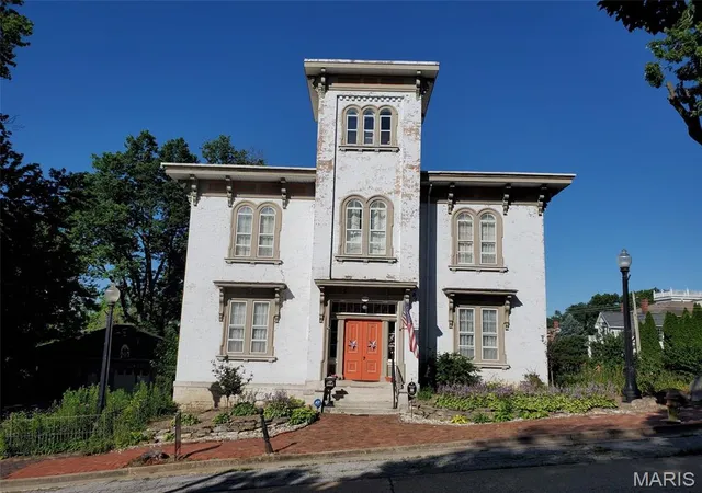Homes for sale in Louisiana, MO | 320 N Main St, Louisiana, MO 63353 | MLS# MIS26017632