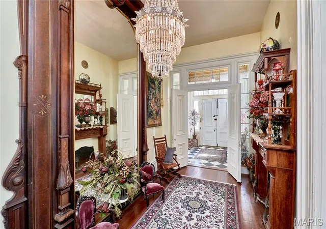 Photo 3 of Single family home for sale at 320 N Main St, Louisiana, MO 63353 | MLS# MIS26017632 | Listing updated on 2026-09-13