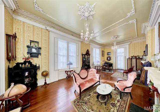Photo 4 of Single family home for sale at 320 N Main St, Louisiana, MO 63353 | MLS# MIS26017632 | Listing updated on 2026-10-13