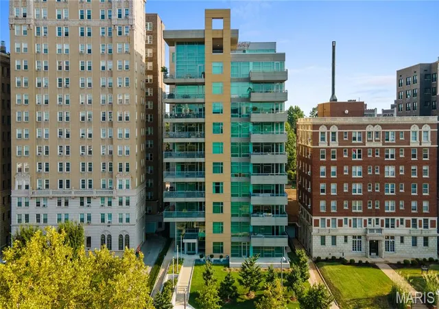 1st image of 4545 Lindell Blvd #3, St Louis, MO 63108 | MLS# MIS26017637
