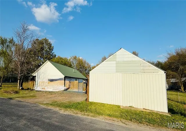 Homes for sale in Kennett, MO | 17504 Rigdon St, Kennett, MO 63857 | MLS# MIS26017652