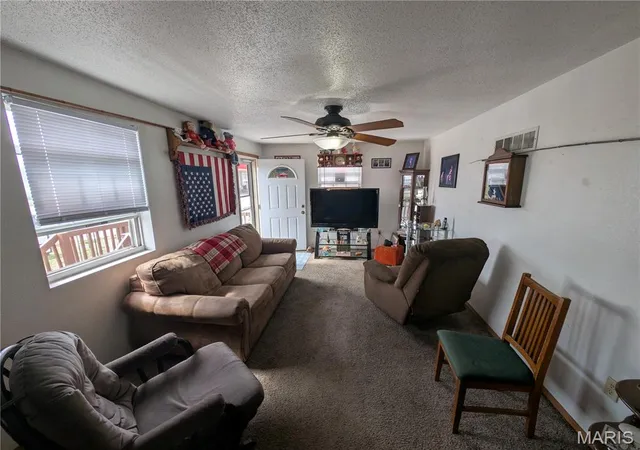Homes for sale in East Alton, IL | 112 Virginia Ave, East Alton, IL 62024 | MLS# MIS26017741