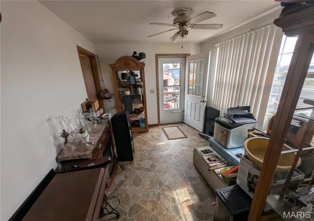 Homes for sale in East Alton, IL | 112 Virginia Ave, East Alton, IL 62024 | MLS# MIS26017741