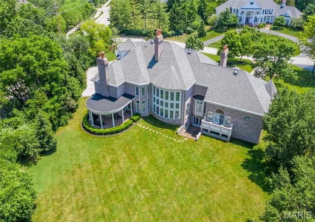 4th image of 1103 Highland Pointe Dr, Town And Country, MO 63131 | MLS# MIS26017821