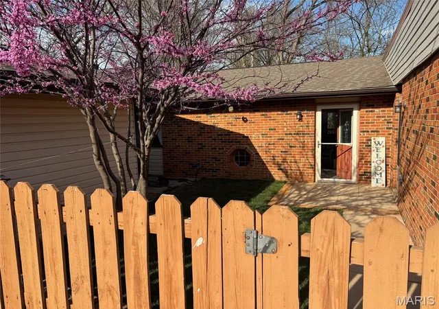 2nd image of 6 Parkridge, Belleville, IL 62226 | MLS# MIS26017882
