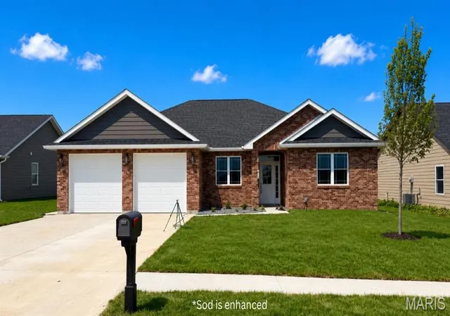 Photo 1 of Single family home for sale at 205 E Larkspur Ct, Hannibal, MO 63401 | MLS# MIS26017908 | Listing updated on 2026-09-14