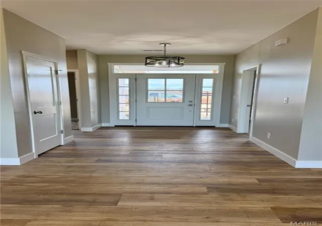 Photo 3 of Single family home for sale at 205 E Larkspur Ct, Hannibal, MO 63401 | MLS# MIS26017908 | Listing updated on 2026-09-14