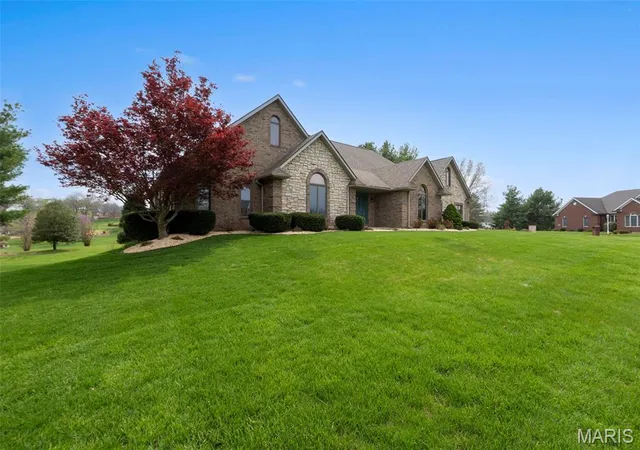 Photo 4 of Single family home for sale at 2305 Saint Andrews Cts, Jackson, MO 63755 | MLS# MIS26017928 | Listing updated on 2026-04-20