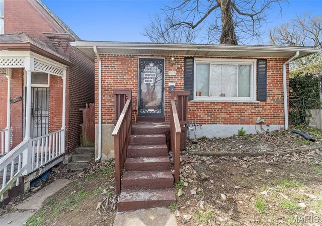 Photo 2 of Single Family Residence at 858 Canaan Ave, St Louis, MO 63147 | MLS# MIS26017955 | | Sold on 2026-08-07