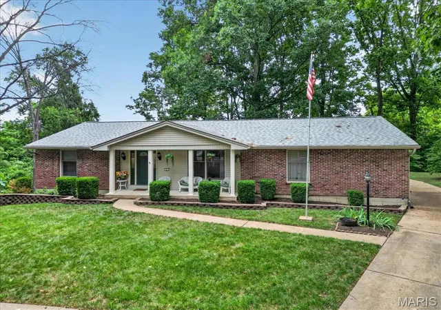 1st image of 7 Springlake Ct, Ballwin, MO 63011 | MLS# MIS26017982