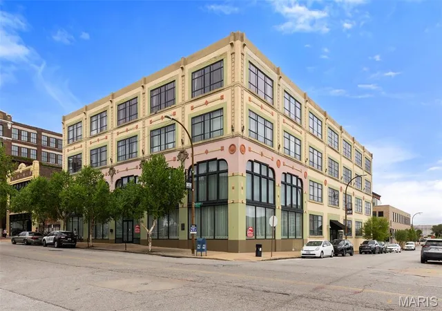 1st image of 2201 Locust St #305, Saint Louis, MO 63103 | MLS# MIS26017985