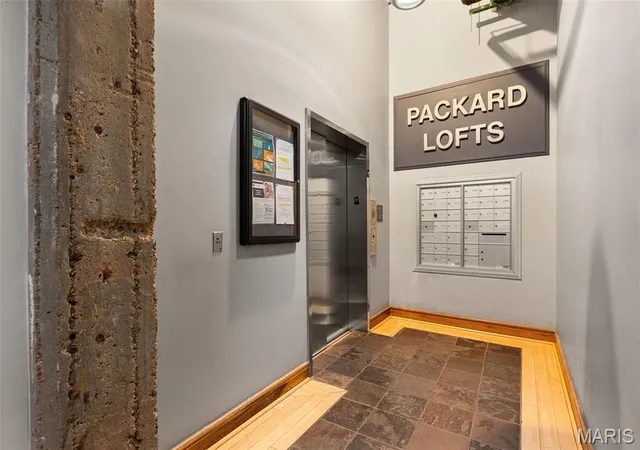 3rd image of 2201 Locust St #305, Saint Louis, MO 63103 | MLS# MIS26017985