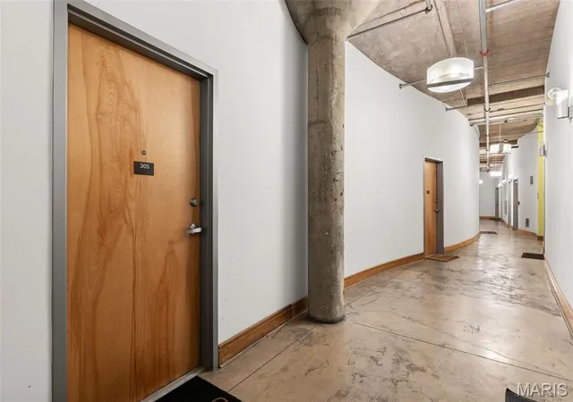 4th image of 2201 Locust St #305, Saint Louis, MO 63103 | MLS# MIS26017985