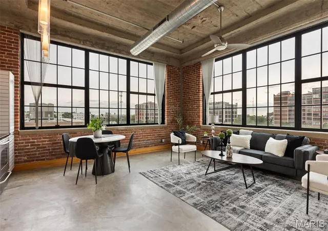 5th image of 2201 Locust St #305, Saint Louis, MO 63103 | MLS# MIS26017985