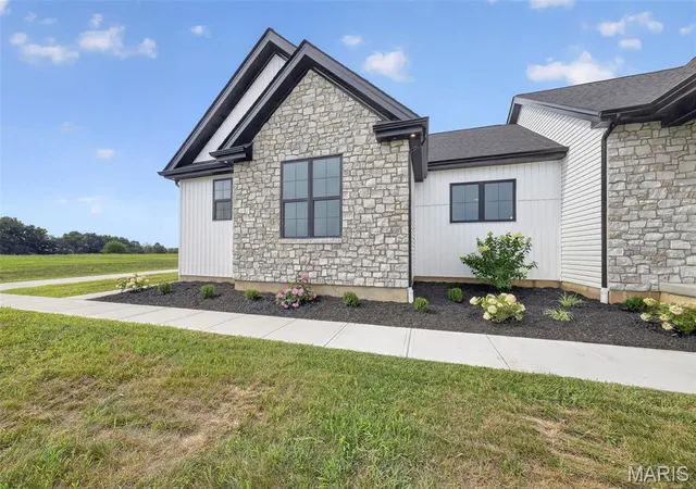 Homes for sale in Old Monroe, MO | 226 Autumn Hallow Ct, Old Monroe, MO 63369 | MLS# MIS26018104