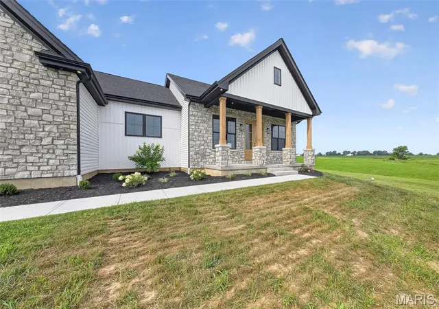 Homes for sale in Old Monroe, MO | 226 Autumn Hallow Ct, Old Monroe, MO 63369 | MLS# MIS26018104