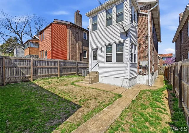 Photo 2 of Sale Pending at 5042 Tholozan Ave #5042 & 5042A, Saint Louis, MO 63109 | MLS# MIS26018140 | Listing updated on 2026-05-12