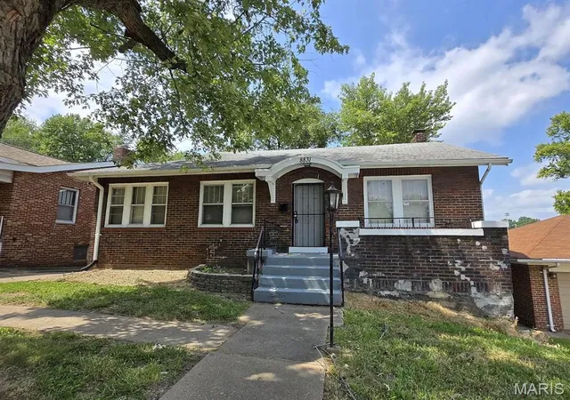 Homes for sale in Saint Louis, MO | 8831 May Ave, Saint Louis, MO 63136 | MLS# MIS26018149