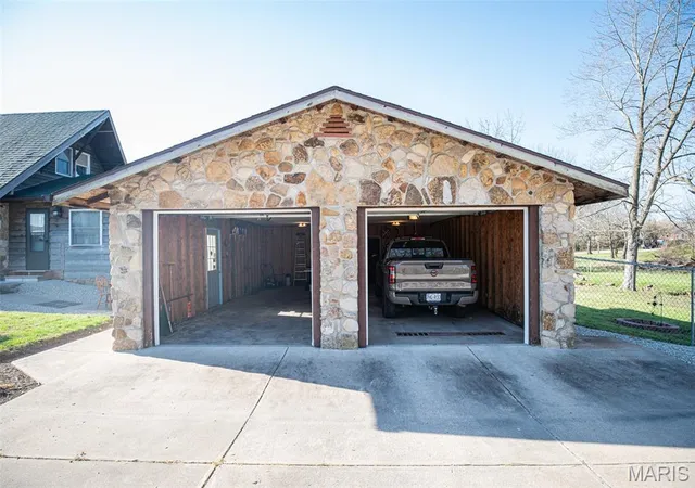 Homes for sale in Belle, MO | 402 S Bland Ave, Belle, MO 65013 | MLS# MIS26018160