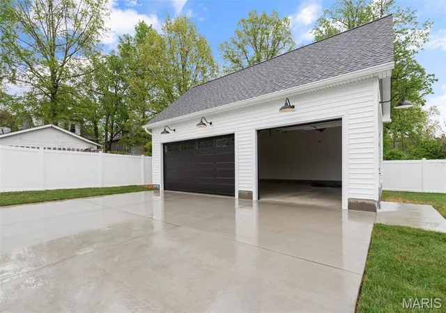 Homes for sale in Glendale, MO | 5 Hillard Rd, Glendale, MO 63122 | MLS# MIS26018205