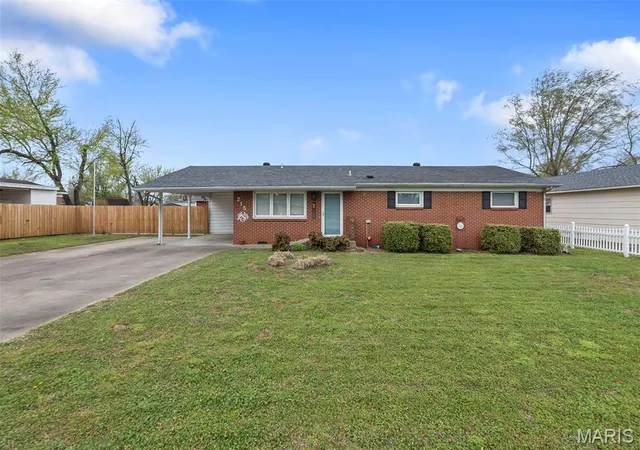 Homes for sale in Sikeston, MO | 215 Missouri Ave, Sikeston, MO 63801 | MLS# MIS26018254
