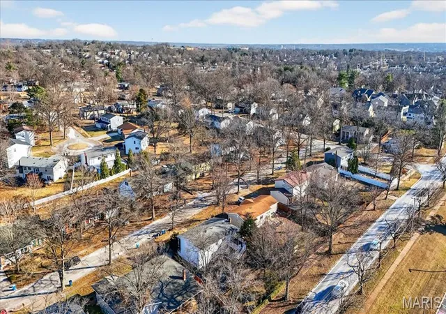 Homes for sale in Manchester, MO | 821 Courtland Pl, Manchester, MO 63021 | MLS# MIS26018422