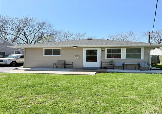 2nd image of 9907 Erie Dr, St Louis, MO 63125 | MLS# MIS26018545