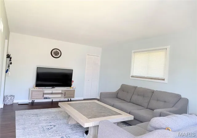 4th image of 9907 Erie Dr, St Louis, MO 63125 | MLS# MIS26018545